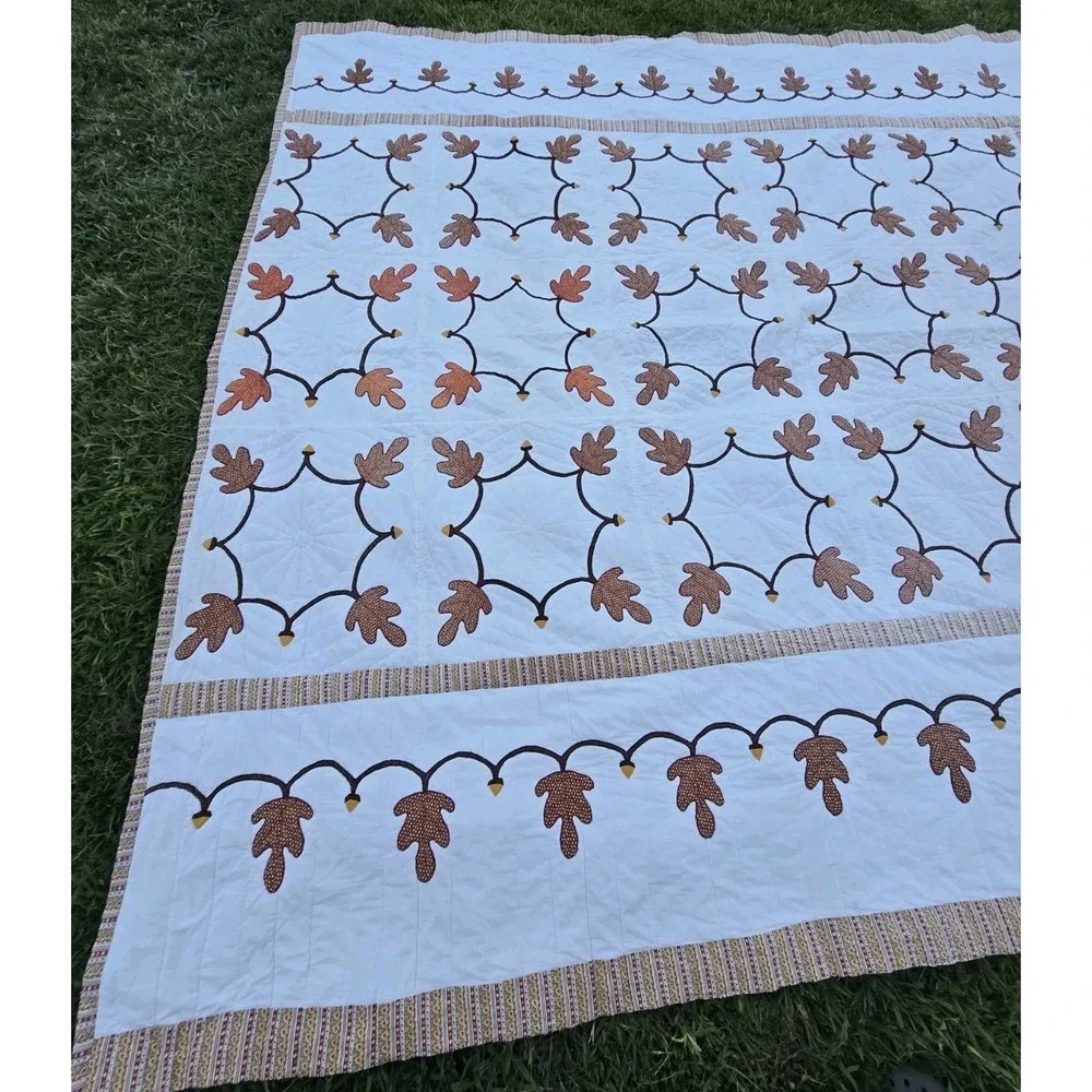Vintage Handmade Oak Leaf Acorn Quilt White Brown Rust Cotton Bedspread 96x80